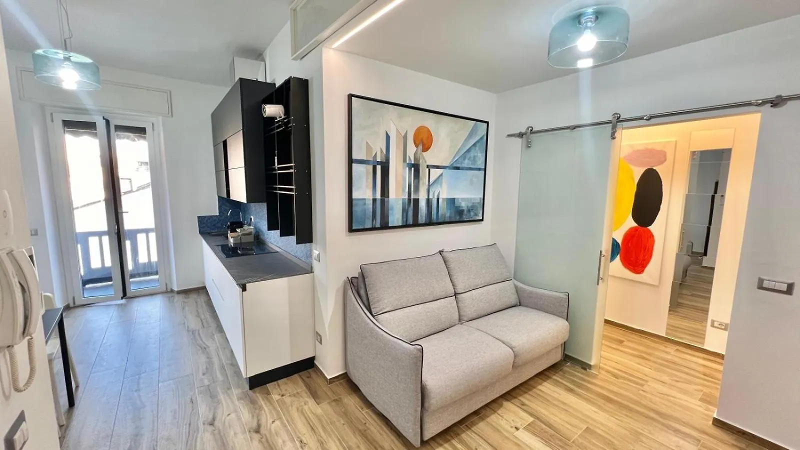 Apartment Torelli Home, Moderno E Confortevole, Nel Cuore Della Citta Di Milano, Con Balcone Vista Porta Garibaldi